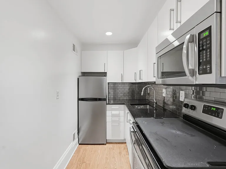 603 A St SE #B — Photo 10
