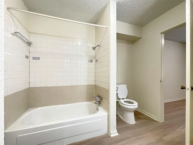 904 N Meadows Dr — Photo 12
