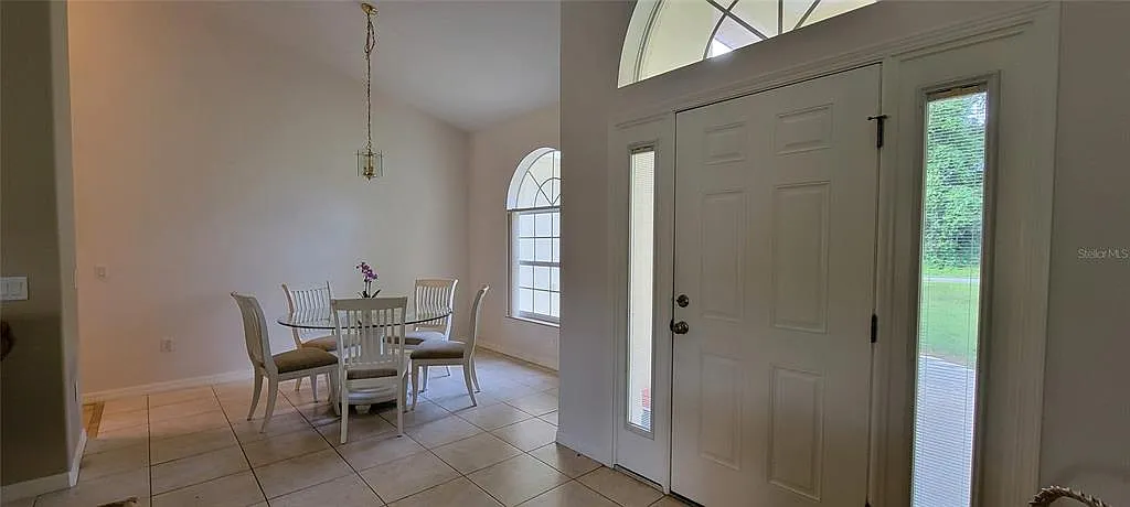 4 bed, 3.0 bath, 2050 sqft, $2,350 — Photo 4
