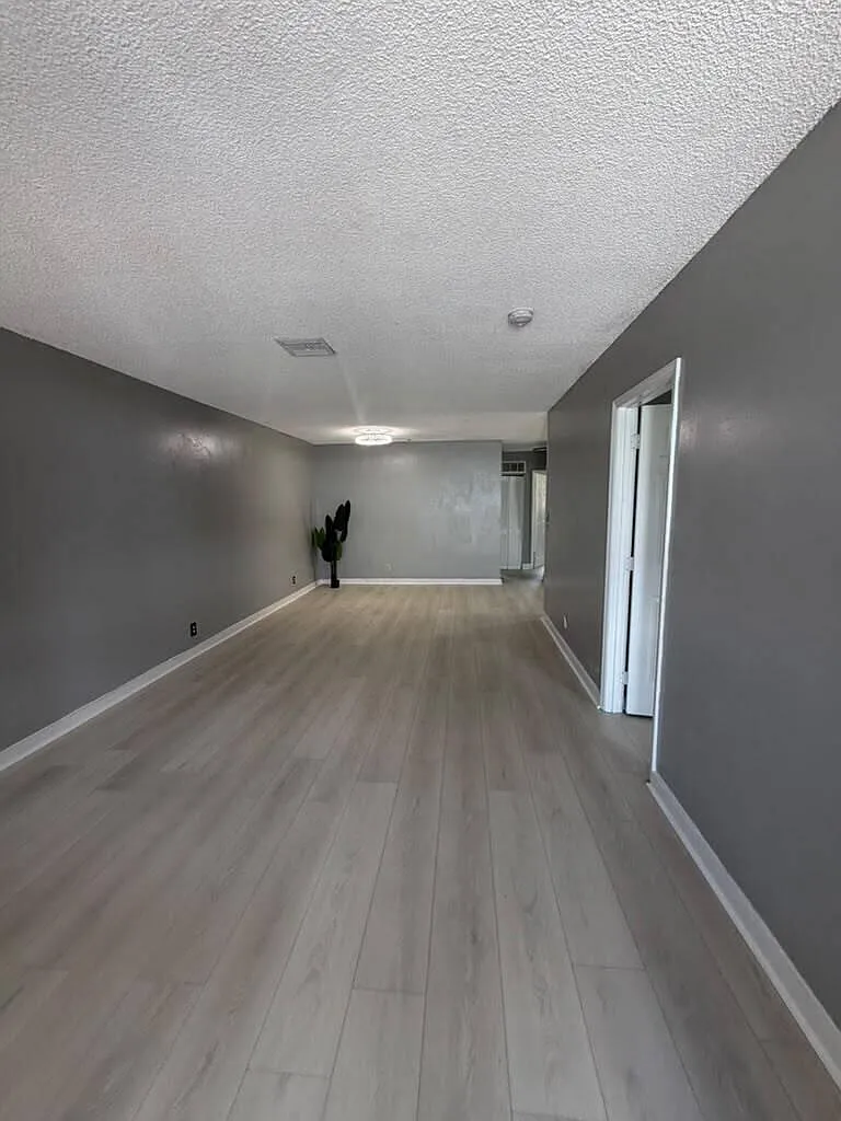 3 bed, 2.0 bath, 1200 sqft, $2,590 — Photo 2