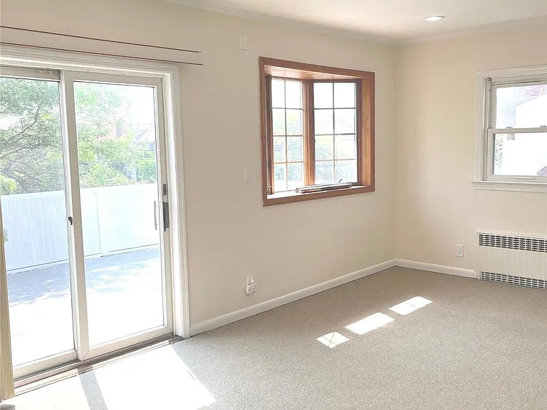 307 Magnolia Blvd #UPPER — Photo 3
