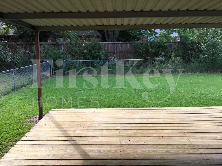 717 Redbud Dr — Photo 15