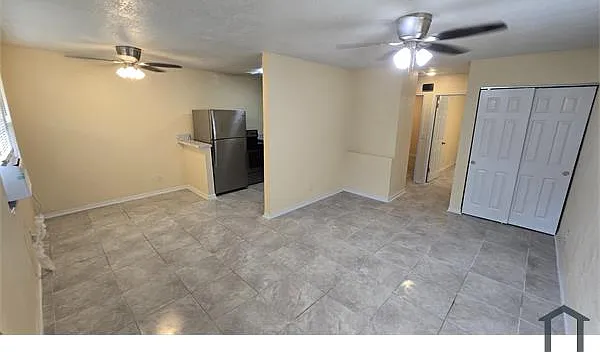2 bed, $1,050 — Photo 2