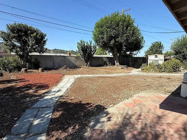 1002 E Walnut Ave — Photo 28
