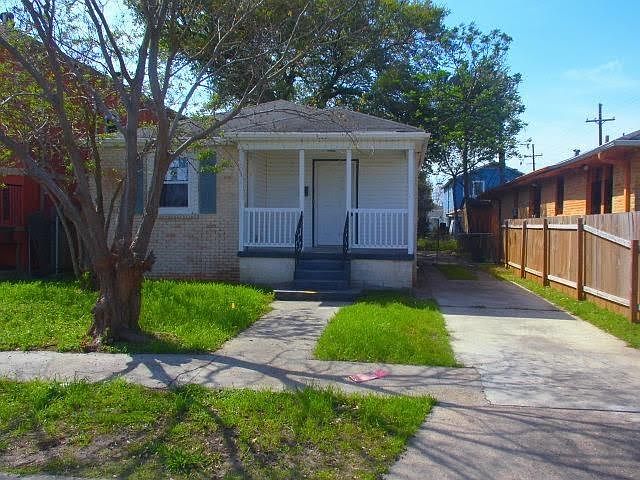 1st image of 6034 Music St