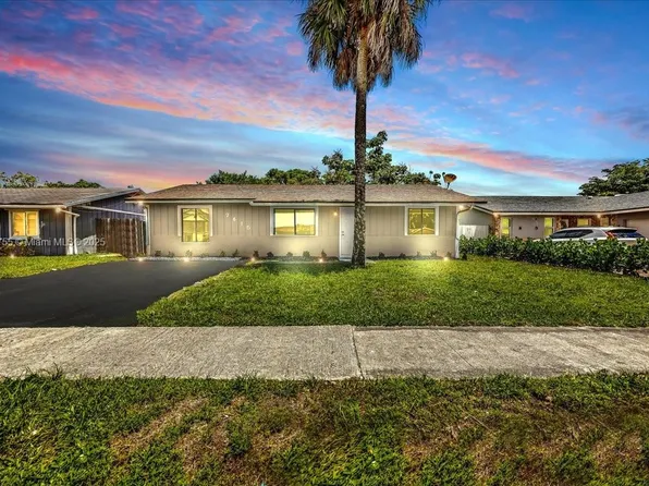 7615 SW 8th Ct, Pompano Beach, FL 33068