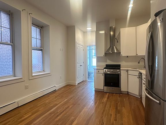 2nd image of 606 Burke Ave APT 3
