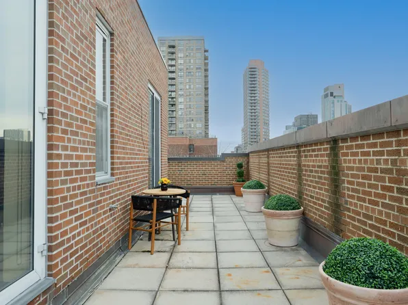 225 East 79th Street image 4 of 23