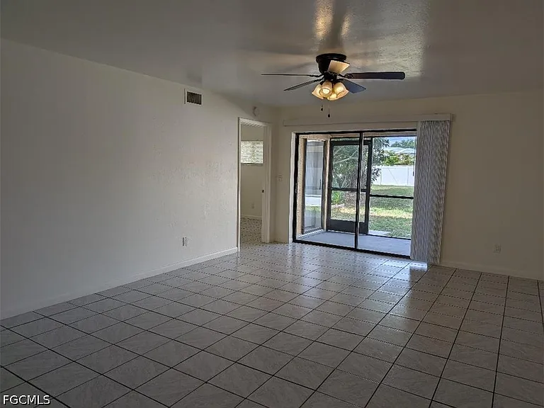 1318 SE 40th Ter #2 — Photo 3