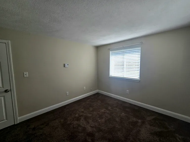 725 Broad St #4 — Photo 13