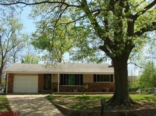 11008 Mars Ln, Maryland Heights, MO 63043