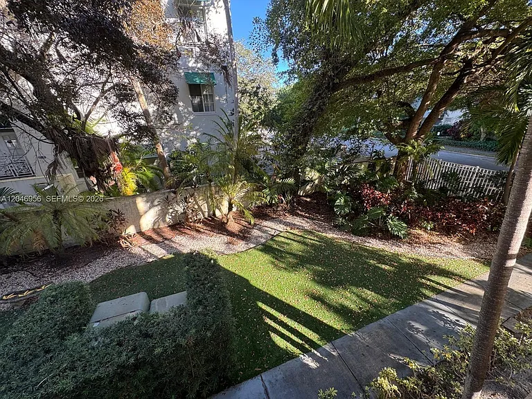 5839 SW 74th Ter #104 — Photo 9