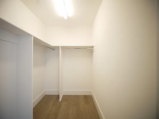 Rented by Extell Marketing Group LLC | media 27