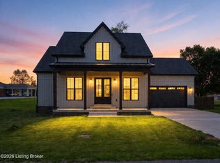 201 Plumpurdy Dr, Hodgenville, KY 42748
