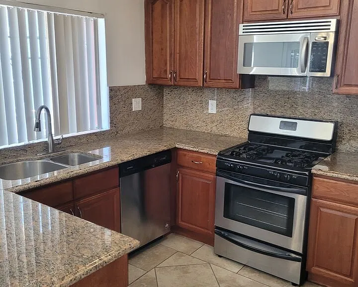 1200 S Shenandoah St #202 — Photo 3