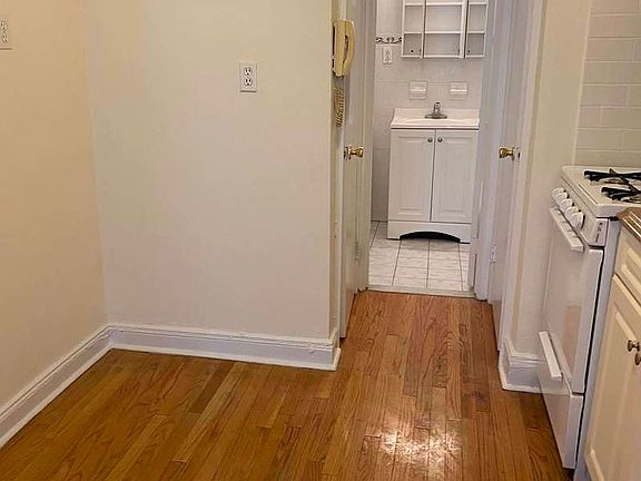 5th image of 337 E 86th St #3C