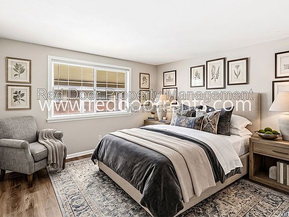 3rd image of 331 1st Ave NW #2
