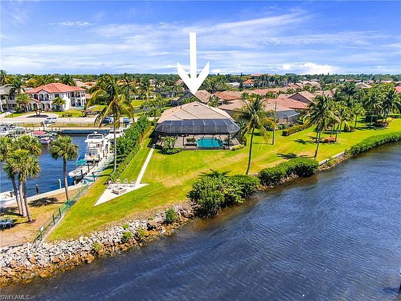 Home For Sale In WATER S EDGE AT PEPPERTREE POINTE