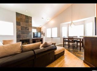 37 Courtyard Ln, Centerville, UT 84014