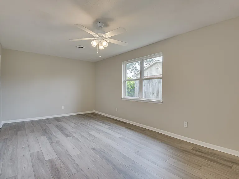 250 Almon Ct — Photo 10