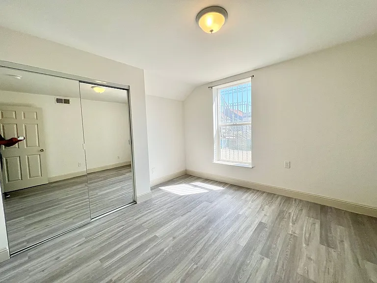 58 Latona — Photo 6