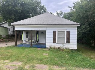 410 N 3rd St, Henryetta, OK 74437