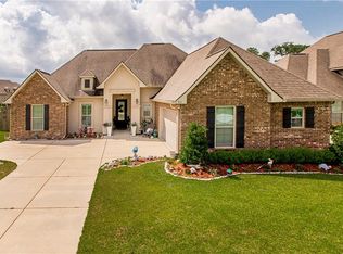 321 Old Place Ln, Madisonville, LA 70447