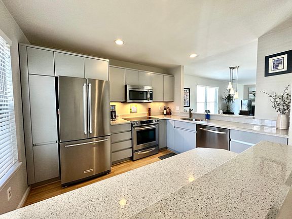 5th image of 2998 Yarling Ct