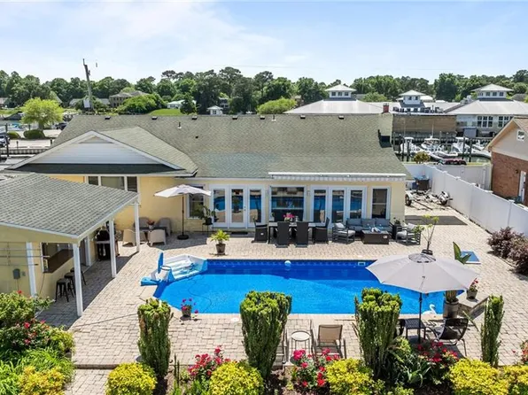 2948 Buccaneer Rd, Virginia Beach, VA 23451