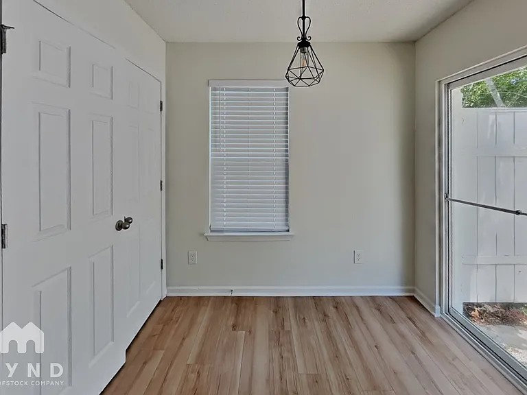 1848 Mission Oaks St — Photo 7