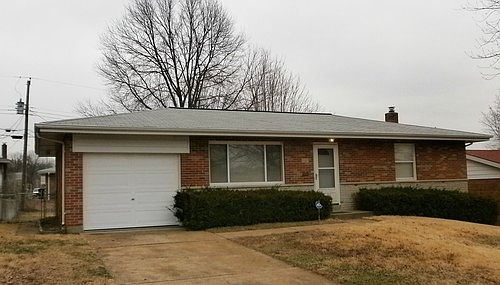 1st image of 305 Southwark Ln