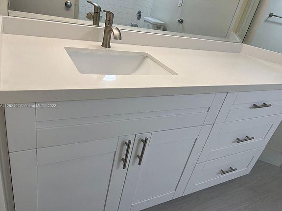 4th image of 2811 N Oakland Forest Dr APT 309