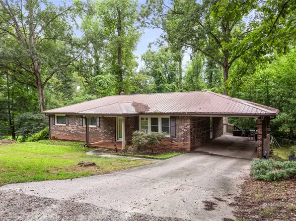 510 Sherwood Dr, Seneca, SC 29678