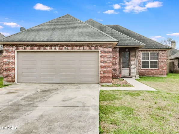 325 Saint Matthias Dr, Carencro, LA 70520