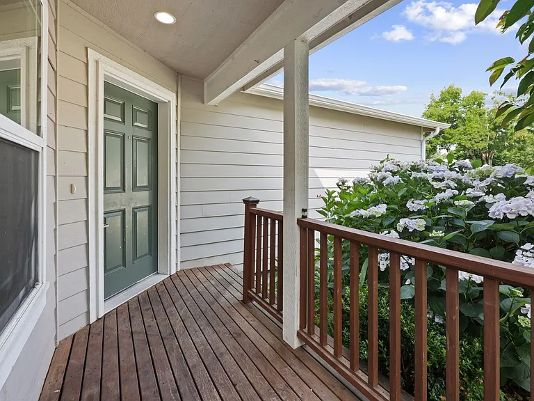 2440 Boulevard Heights Loop SE — Photo 6