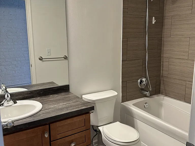 1319 Leavenworth St #203 — Photo 5