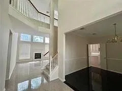 4 bed, 3.5 bath, 2818 sqft, $2,800 — Photo 2