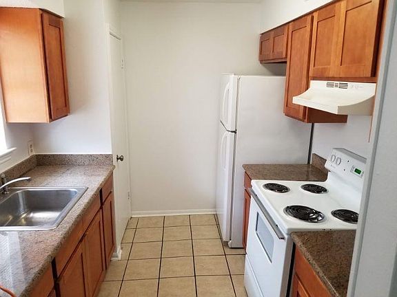 5th image of 2131 Carondelet St APT 5