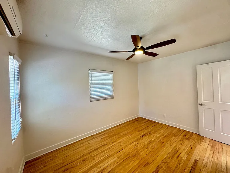 216 Carlisle Blvd NE — Photo 8