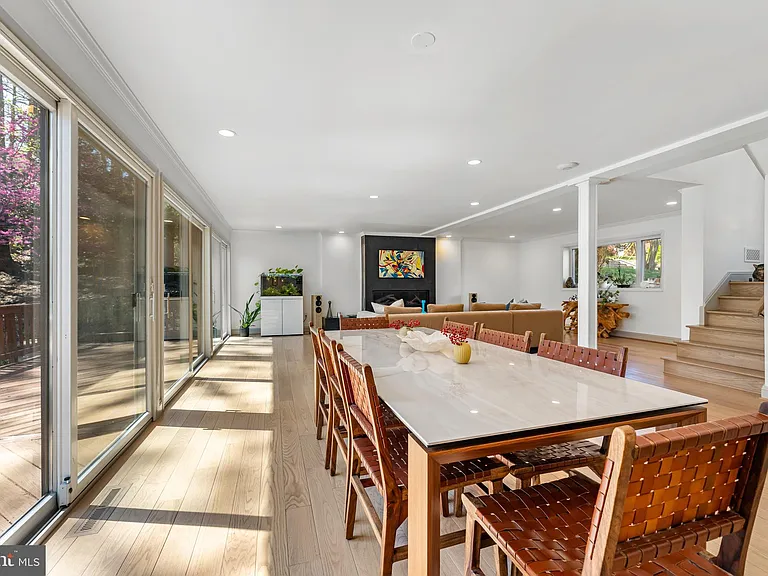 2820 Ellicott St NW — Photo 9