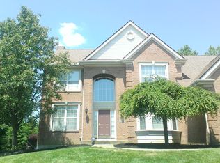2387 Shimmering Bay Ln, Cincinnati, OH 45244