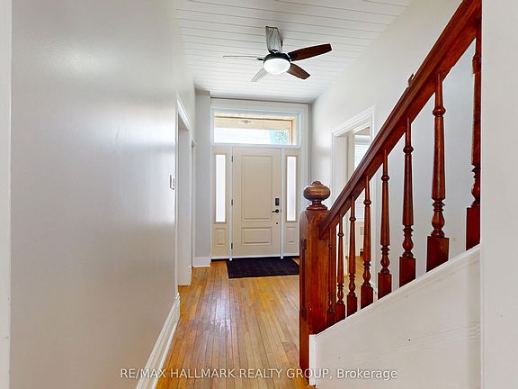 4th image of 461 N Centre St