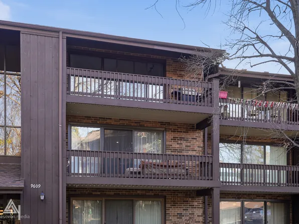 9609 Austin Ave #W3, Oak Lawn, IL 60453