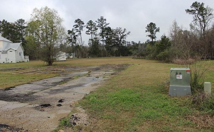 1st image of Riverscape Dr