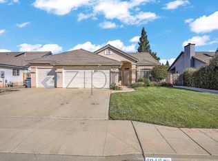 1849 Athens Ave, Clovis, CA 93611