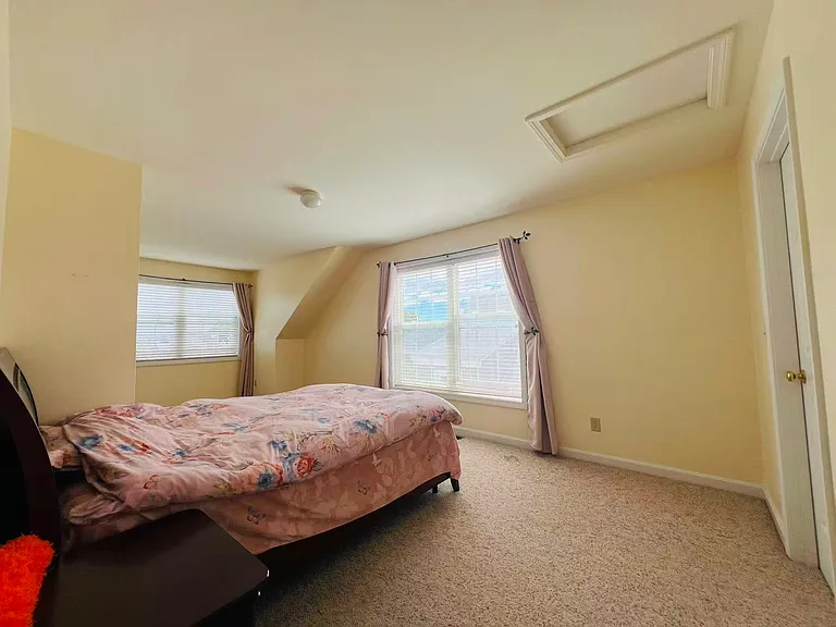 38 Raymond St — Photo 9