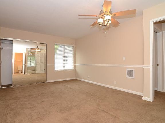4th image of 990 La Barbera Dr
