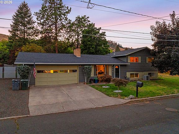 3rd image of 502 1st St