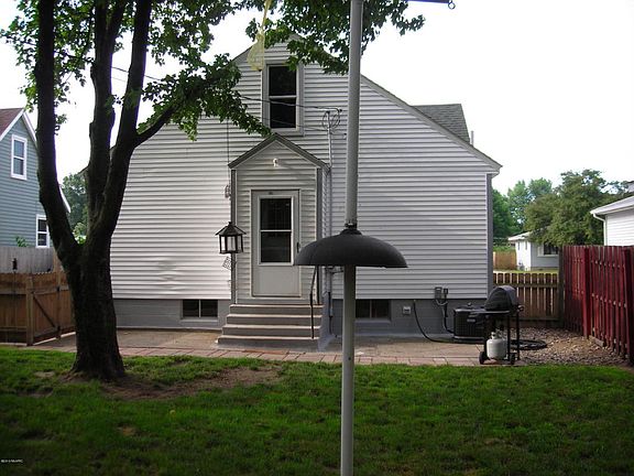 2nd image of 1647 Slayton Ave