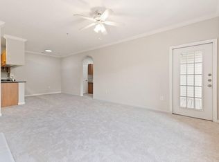 12100 Garden Grove Cir UNIT 204, Fairfax, VA 22030
